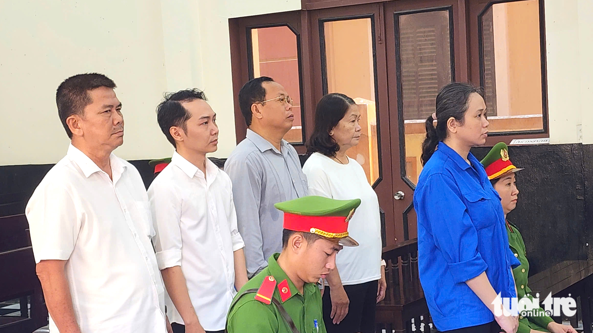 Nữ kế toán của Ban Thi đua - Khen thưởng chiếm đoạt hơn 2,1 tỉ đồng, lãnh 16 năm tù 1 kế toán - Ảnh 1.