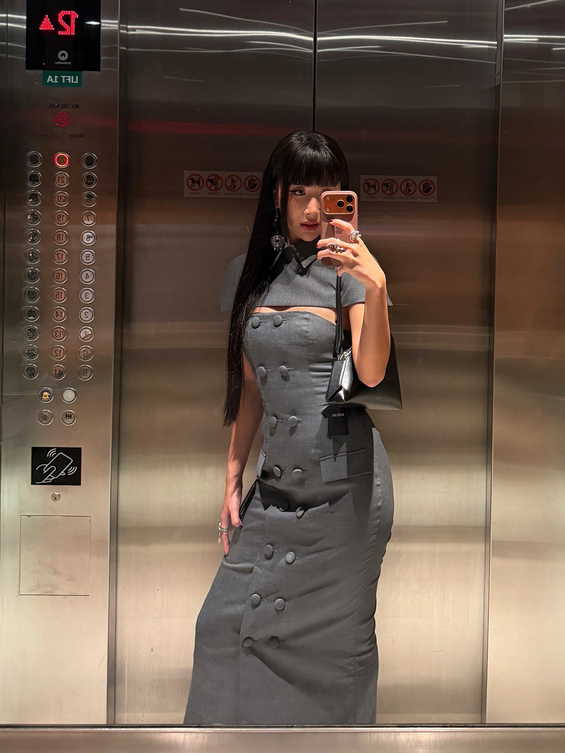 Quỳnh Anh Shyn tuổi 30: Nhan sắc nóng bỏng, gu thời trang táo bạo - 9 Quỳnh Anh Shyn tuổi 30: Nhan sắc nóng bỏng, gu thời trang táo bạo - 9