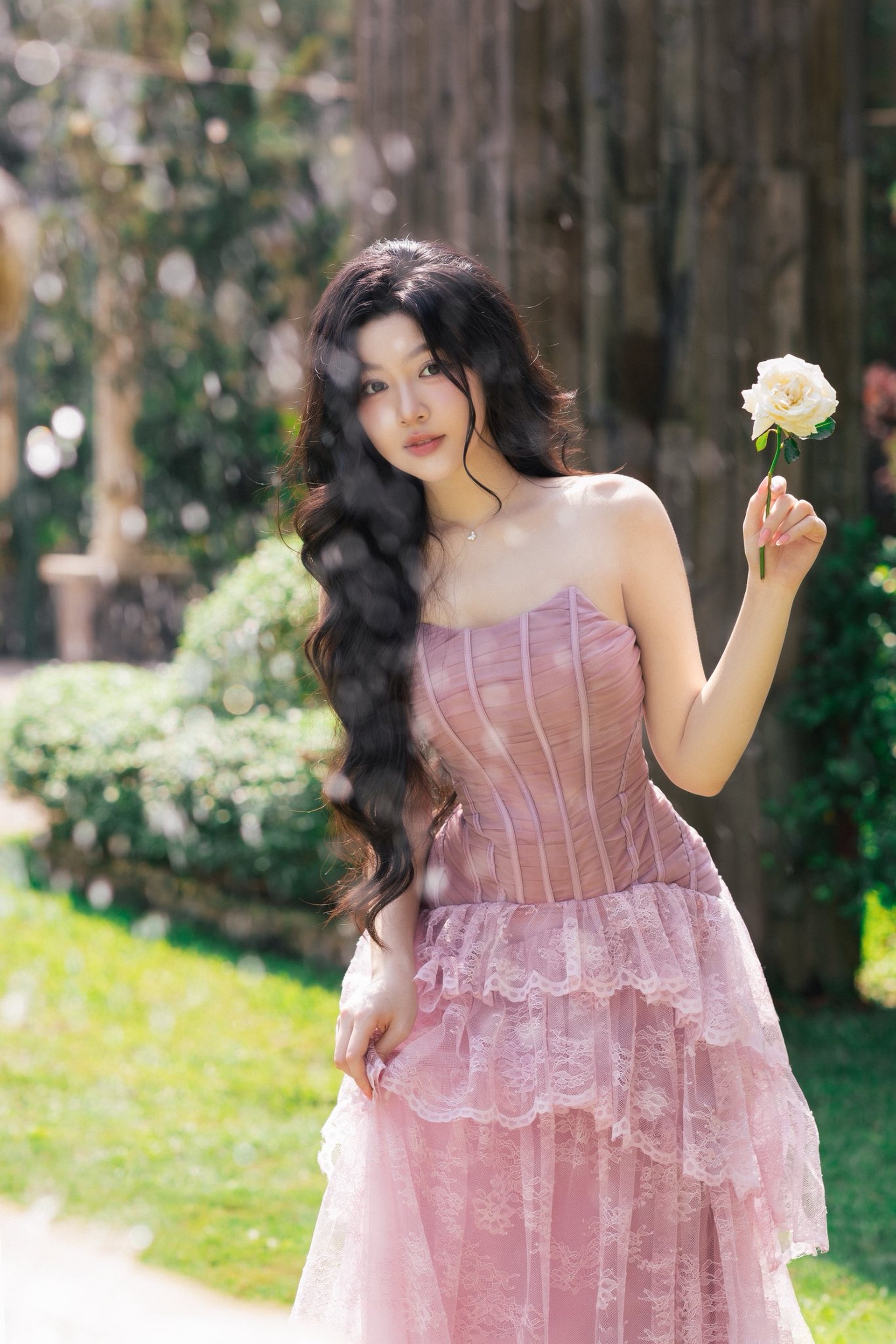 Nhan sắc tuổi 20 vạn người mê của Lọ Lem - con gái MC Quyền Linh - 4