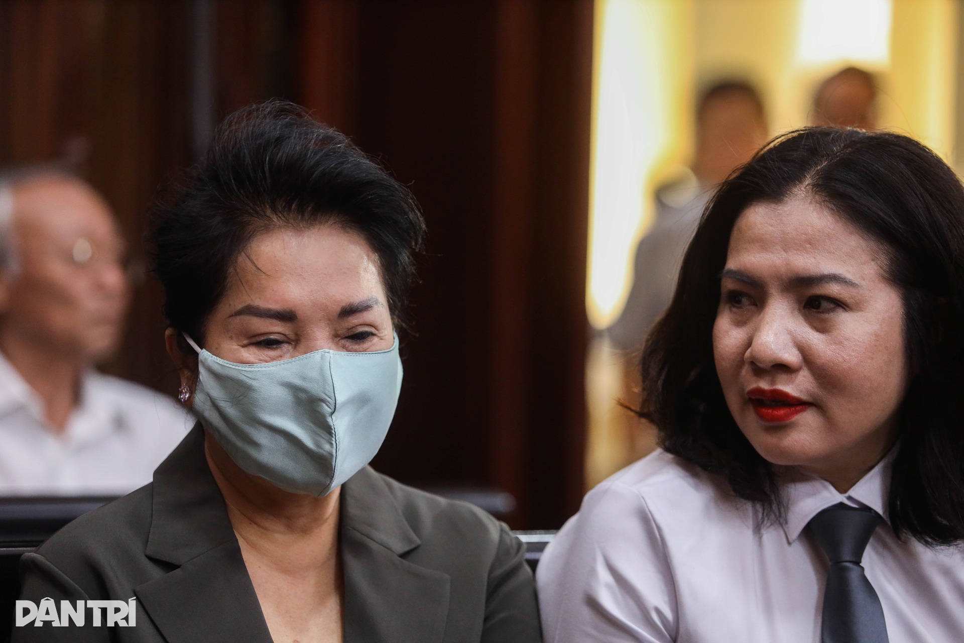 Hình ảnh cựu CEO Quốc Cường Gia Lai cùng 21 bị cáo hầu tòa - 4 Hình ảnh cựu CEO Quốc Cường Gia Lai cùng 21 bị cáo hầu tòa - 4