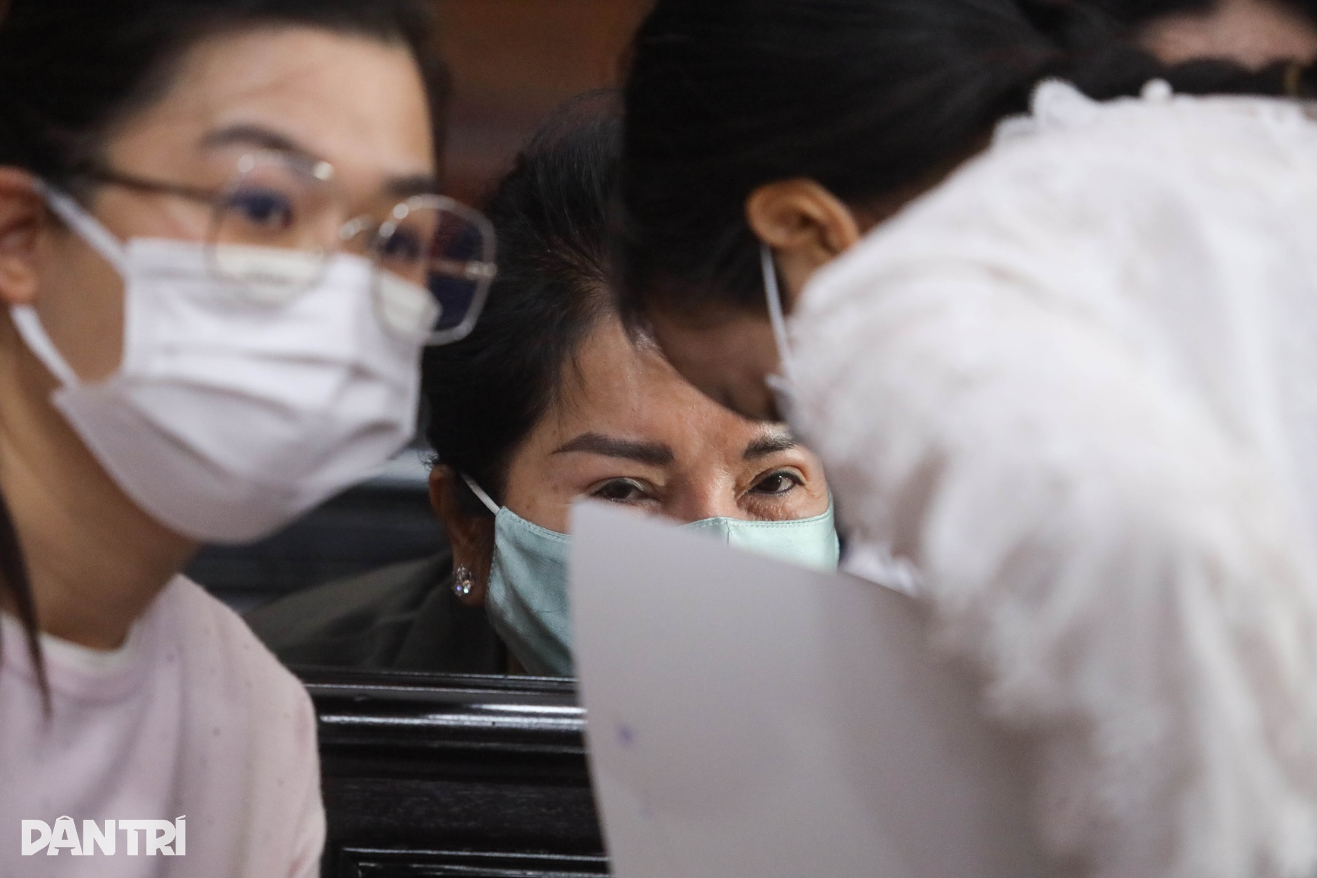 Hình ảnh cựu CEO Quốc Cường Gia Lai cùng 21 bị cáo hầu tòa - 11 Hình ảnh cựu CEO Quốc Cường Gia Lai cùng 21 bị cáo hầu tòa - 11