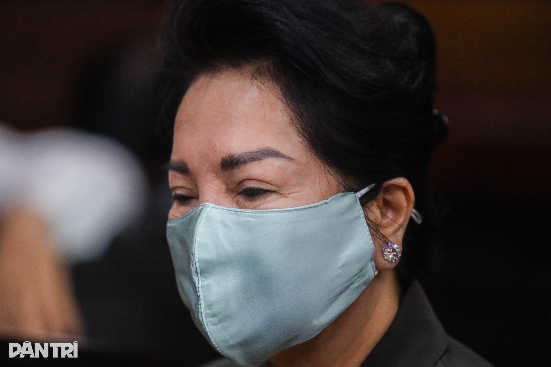 Hình ảnh cựu CEO Quốc Cường Gia Lai cùng 21 bị cáo hầu tòa - 12 Hình ảnh cựu CEO Quốc Cường Gia Lai cùng 21 bị cáo hầu tòa - 12