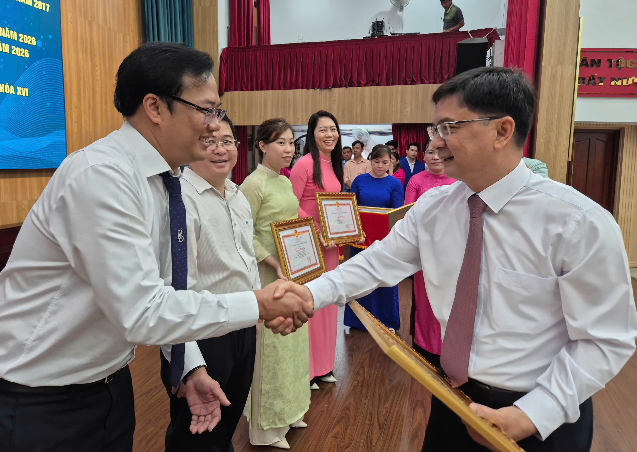 - Ảnh 2. - Ảnh 2.