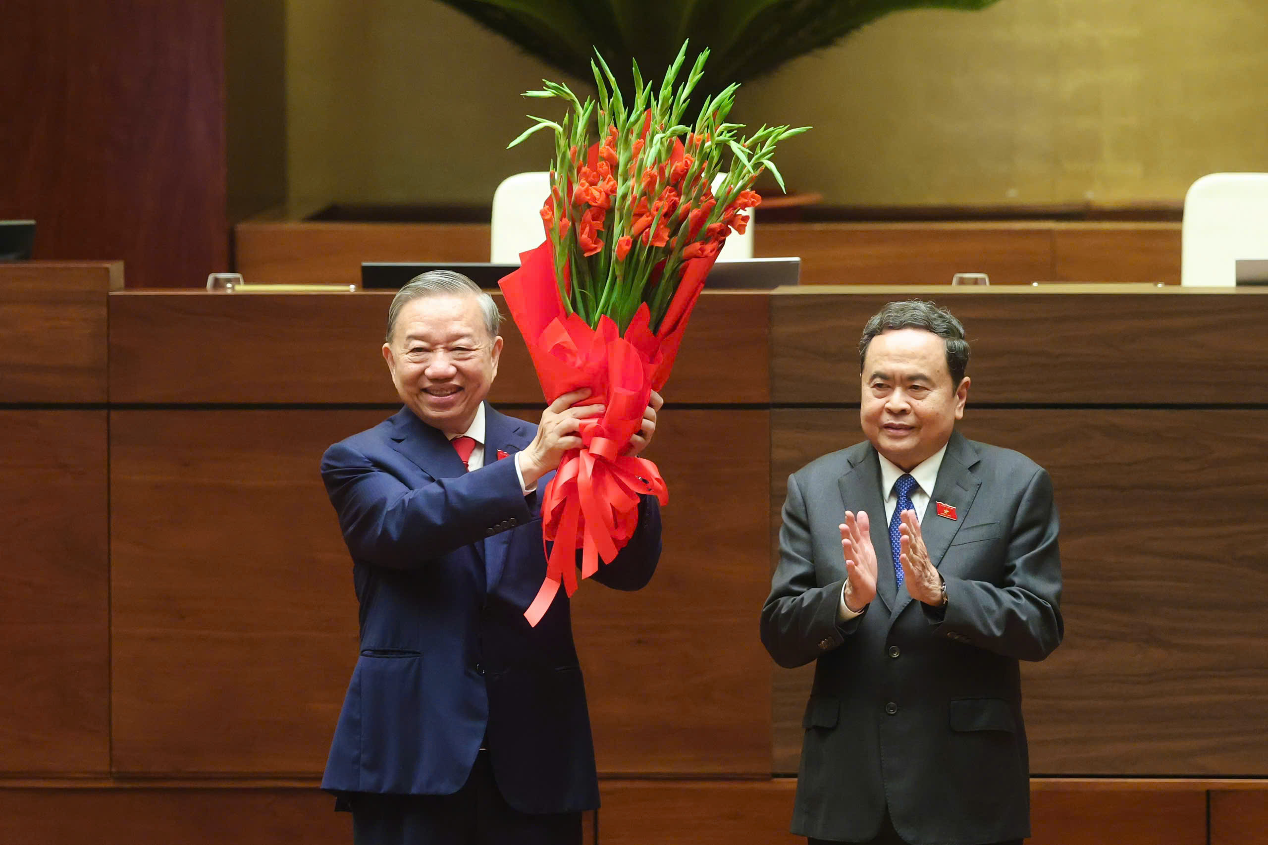Tổng Bí thư, Chủ tịch nước: Mục tiêu cao nhất, đích đến cuối cùng là Nhân dân được hưởng thành quả 2 Tổng Bí thư - Ảnh 2.