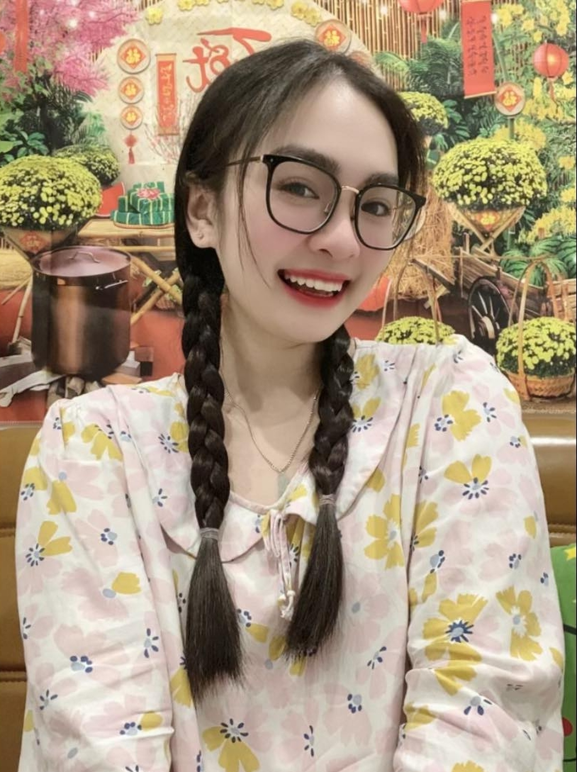 Thiện Nhân trước khi mất tích: Nhan sắc thay đổi, cuộc sống 4 năm ra sao? - 5 Thiện Nhân trước khi mất tích: Nhan sắc thay đổi, cuộc sống 4 năm ra sao? - 5