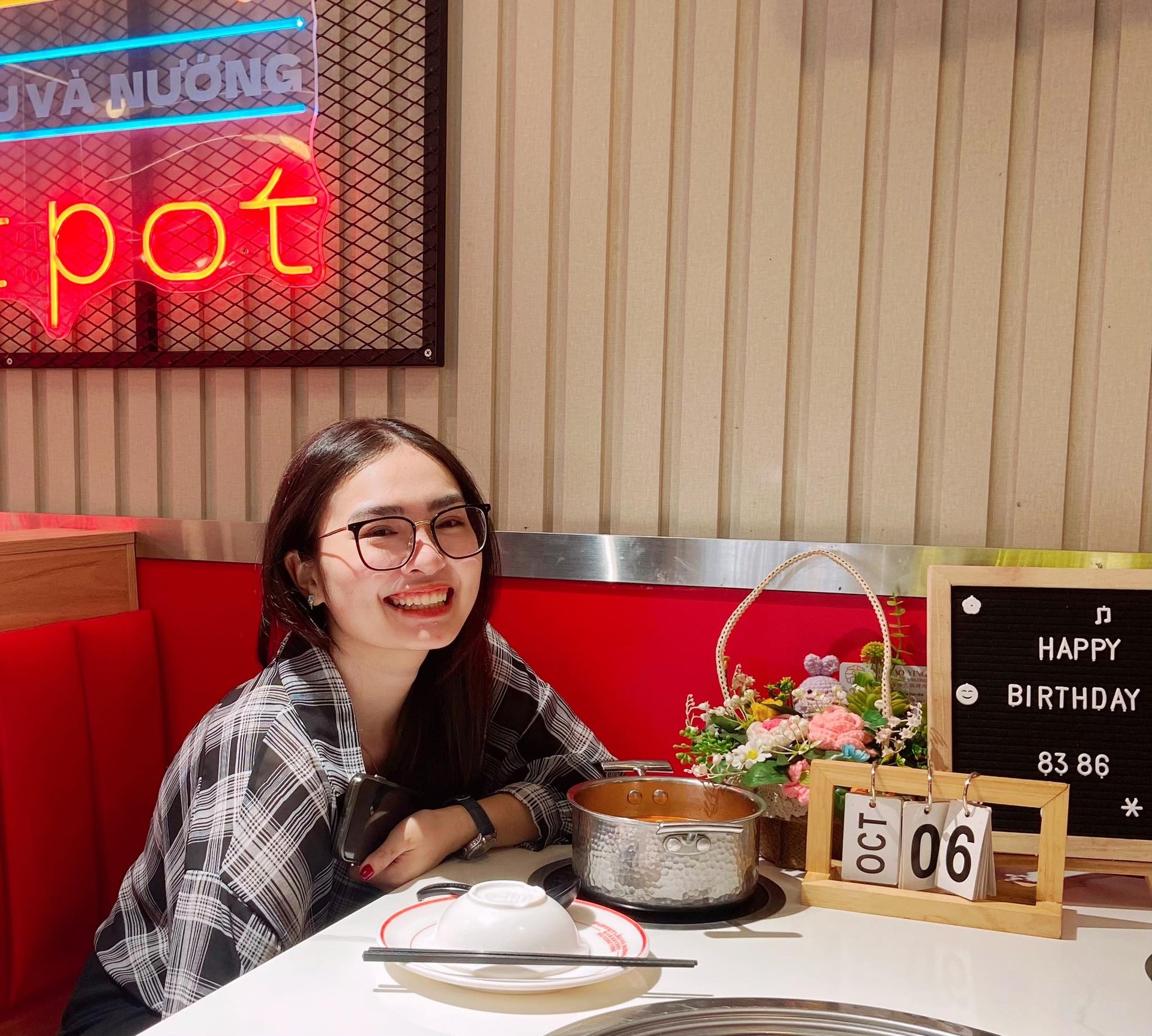 Thiện Nhân trước khi mất tích: Nhan sắc thay đổi, cuộc sống 4 năm ra sao? - 8 Thiện Nhân trước khi mất tích: Nhan sắc thay đổi, cuộc sống 4 năm ra sao? - 8