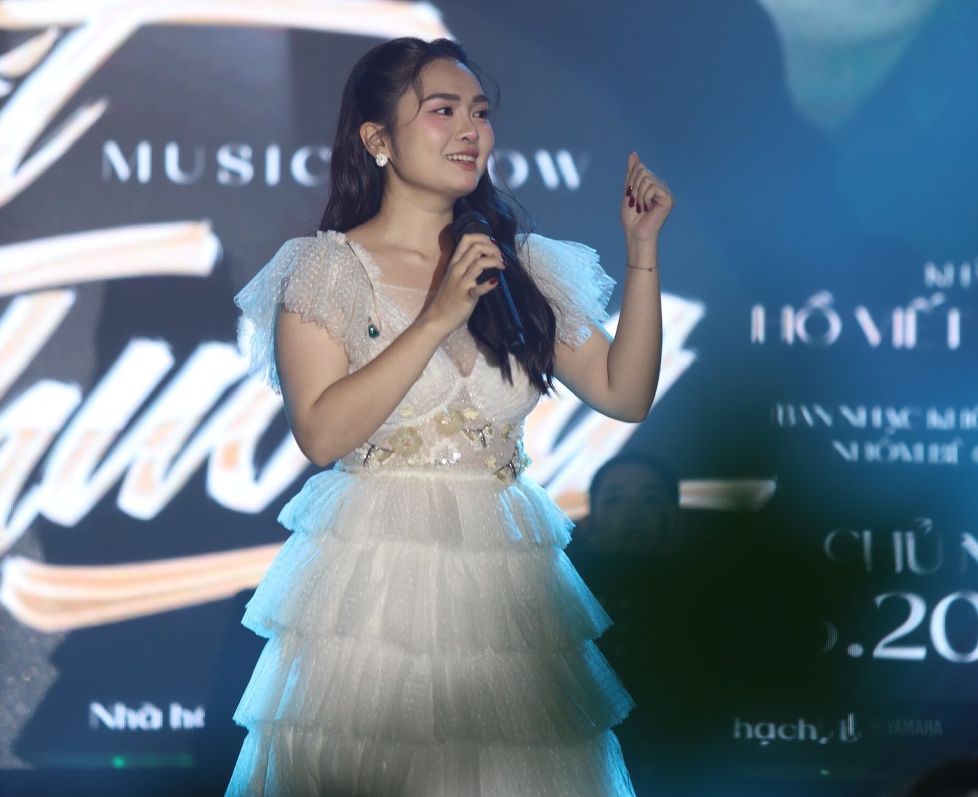 Thiện Nhân trước khi mất tích: Nhan sắc thay đổi, cuộc sống 4 năm ra sao? - 10 Thiện Nhân trước khi mất tích: Nhan sắc thay đổi, cuộc sống 4 năm ra sao? - 10