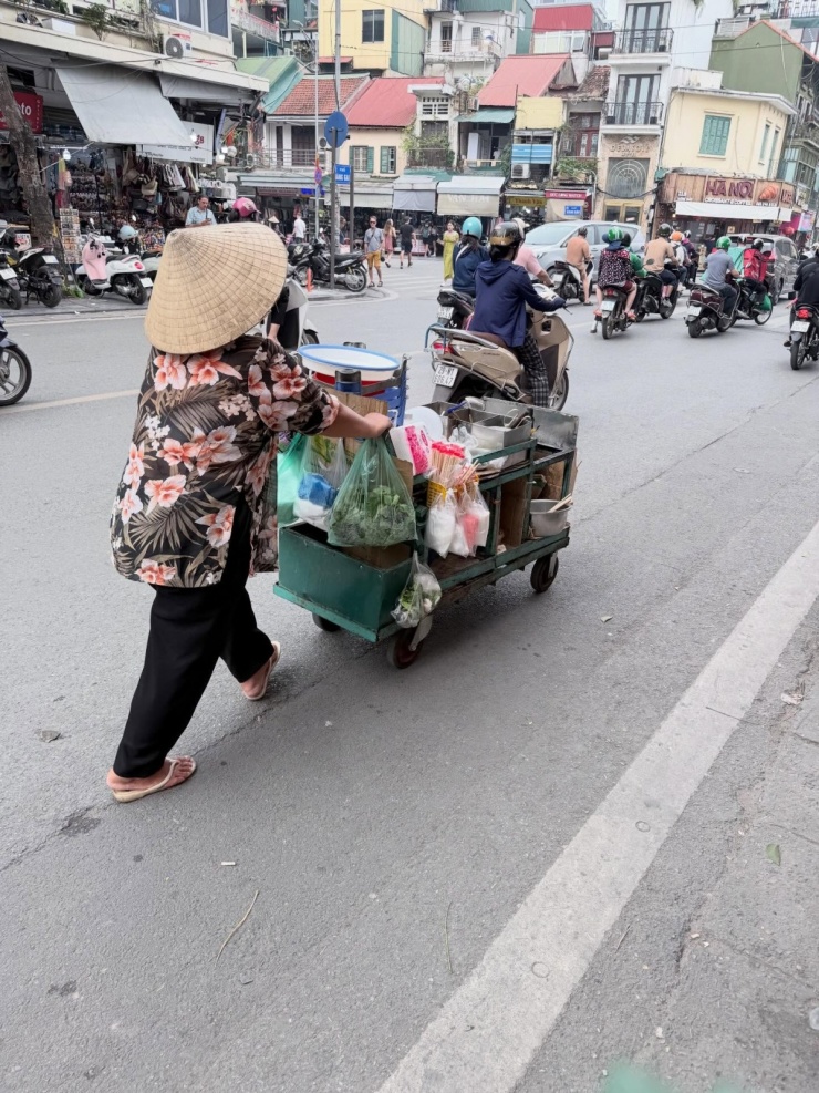 Tay vợt pickleball top 4 thế giới thăm thú Hà Nội, check in Ba Vì 5 Tay vợt pickleball top 4 thế giới thăm thú Hà Nội, check in Ba Vì - 4