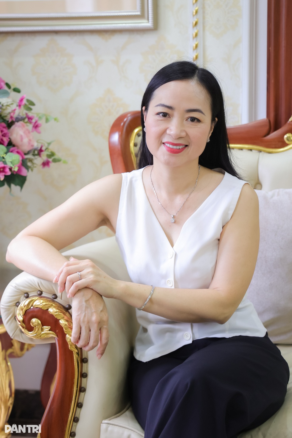 Hậu Sida phim Gió qua miền tối sáng: Phú bà của showbiz, 3-4 nhà cho thuê - 3