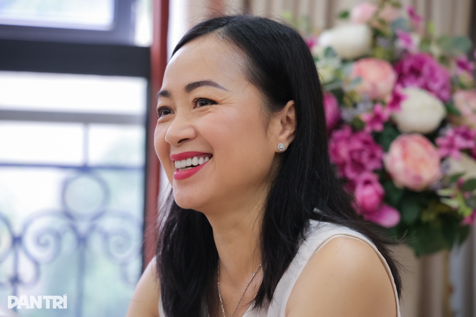 Hậu Sida phim Gió qua miền tối sáng: Phú bà của showbiz, 3-4 nhà cho thuê - 4