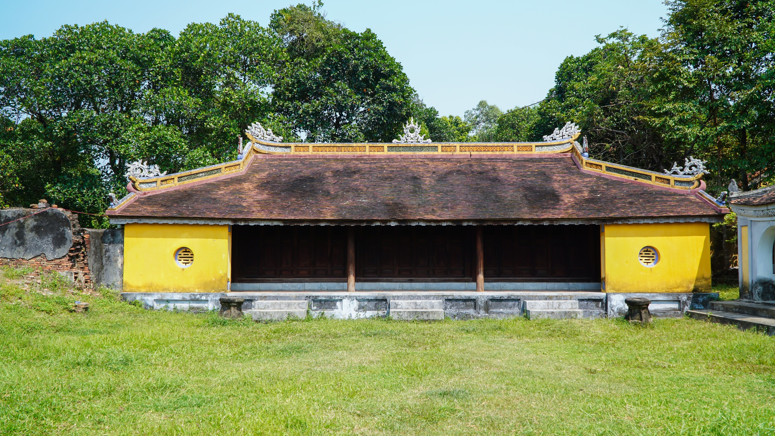 Di tích điện Voi Ré, nơi thờ voi chiến triều Nguyễn, đang xuống cấp- Ảnh 2. Di tích điện Voi Ré, nơi thờ voi chiến triều Nguyễn, đang xuống cấp- Ảnh 2.
