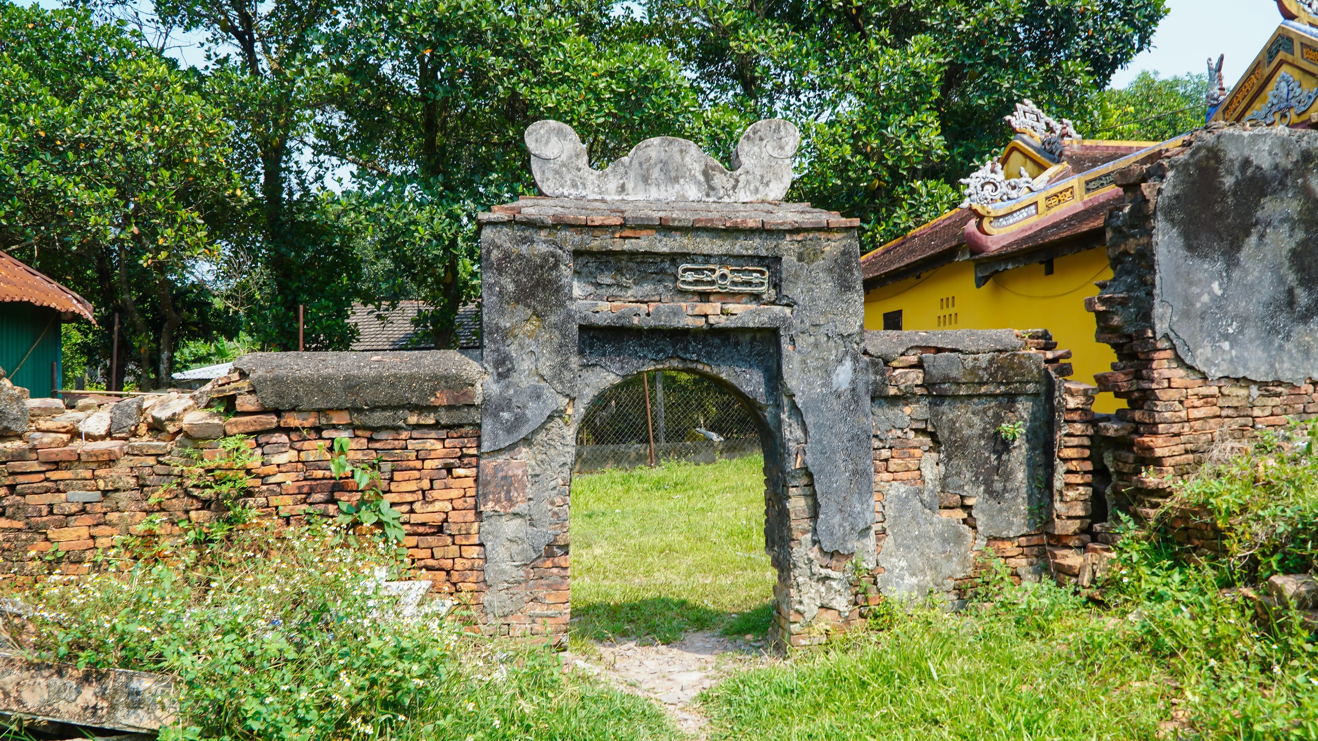 Di tích điện Voi Ré, nơi thờ voi chiến triều Nguyễn, đang xuống cấp- Ảnh 15. Di tích điện Voi Ré, nơi thờ voi chiến triều Nguyễn, đang xuống cấp- Ảnh 15.