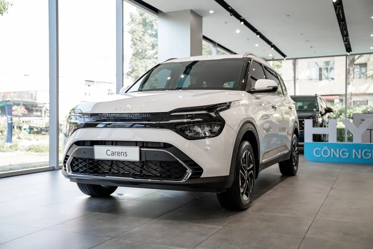 Tin tức giá xe: Hàng loạt xe MPV giảm giá, có mẫu hạ cả trăm triệu 9 Tin tức giá xe: Hàng loạt xe MPV giảm giá, có mẫu hạ cả trăm triệu - Ảnh 9.