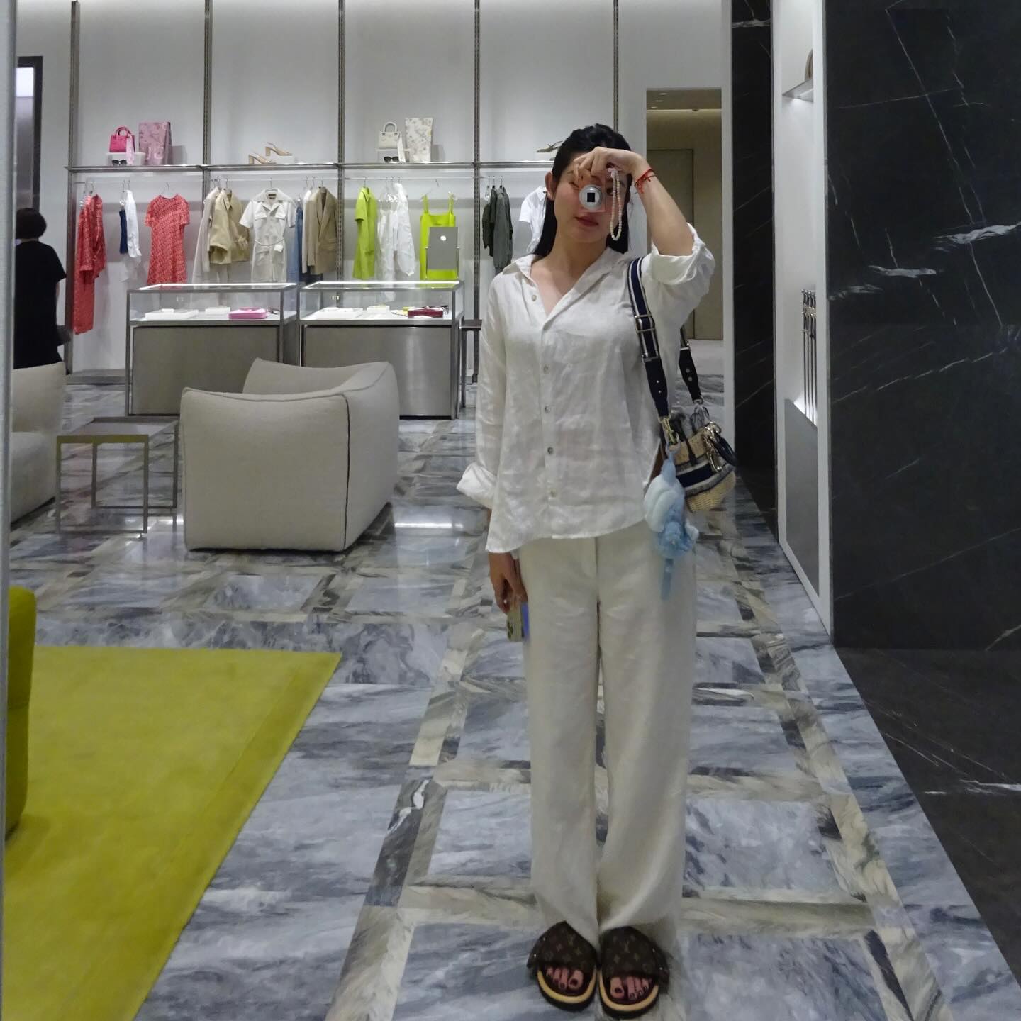 1775556473 116 A hau Huyen My giau co va suu tap do