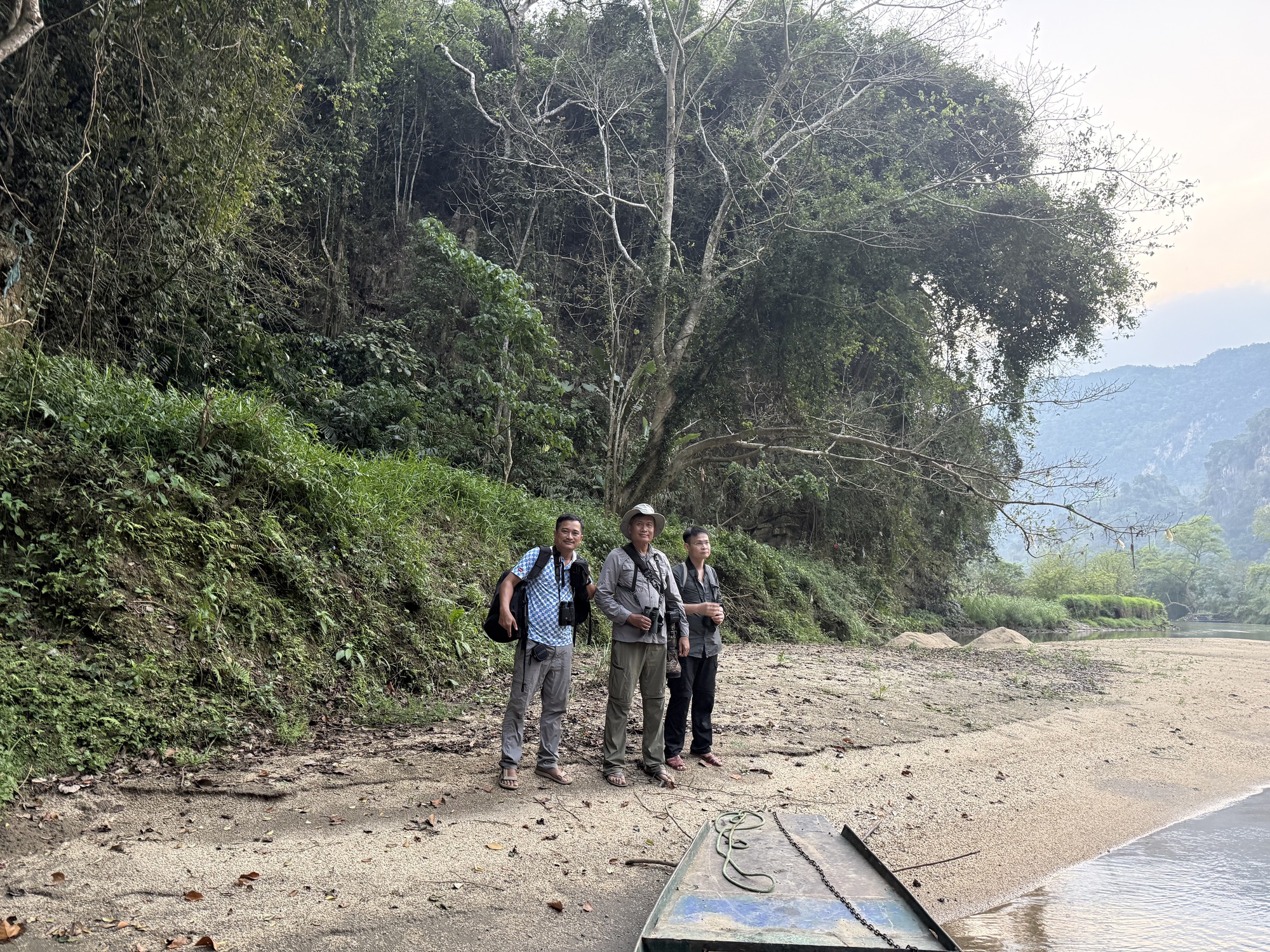 Loài chim cực hiếm 'mất tích' hơn thập kỷ bất ngờ tái xuất ở Ba Bể 2 vạc hoa - Ảnh 3.