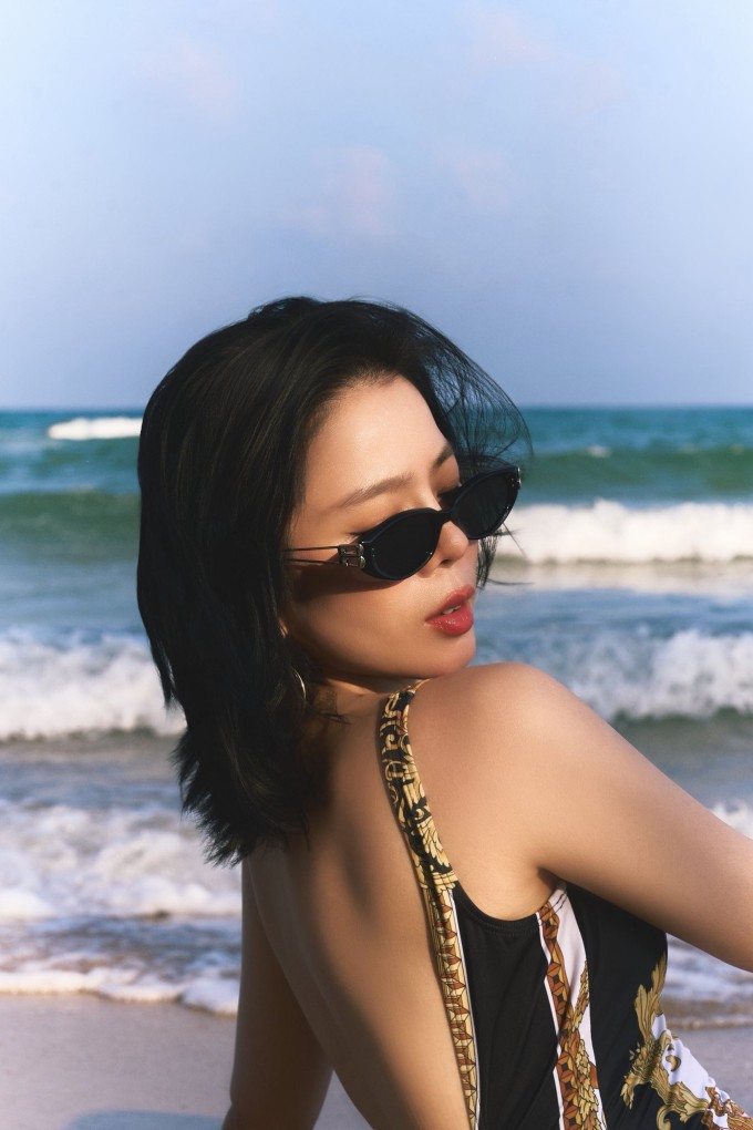 Vẻ gợi cảm tuổi 45 của Lệ Quyên - 3