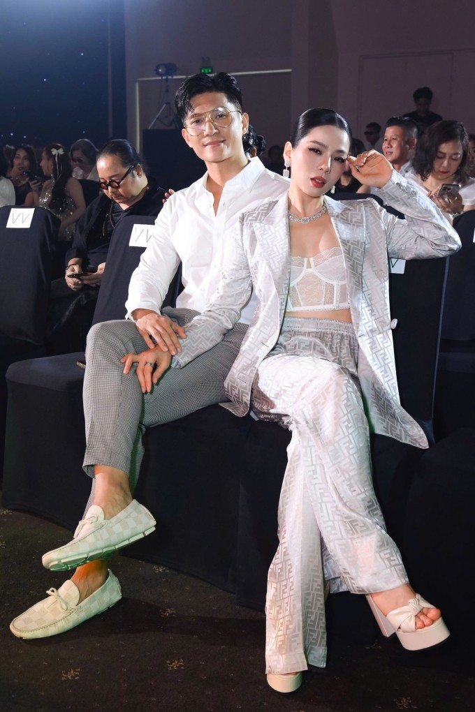 Vẻ gợi cảm tuổi 45 của Lệ Quyên - 12