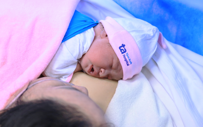 Con gái của chị My được da kề da với mẹ ngay khi chào đời. Ảnh: Bệnh viện Đa khoa Tâm Anh