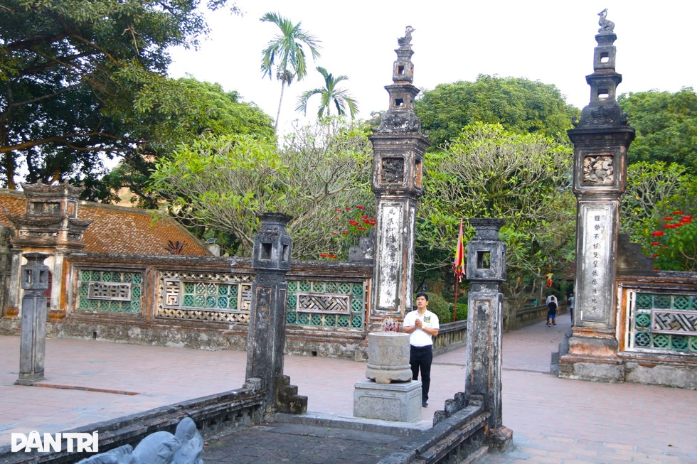 Bí ẩn cặp long sàng có những cánh tay người mọc ra từ thân rồng - 7