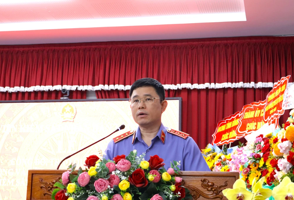 Ông Nguyễn Đức Thái, Phó Viện trưởng VKSND Tối cao phát biểu tại buổi lễ. Ảnh: NHẪN NAM vien-truong-vksnd-can-tho-4.jpg