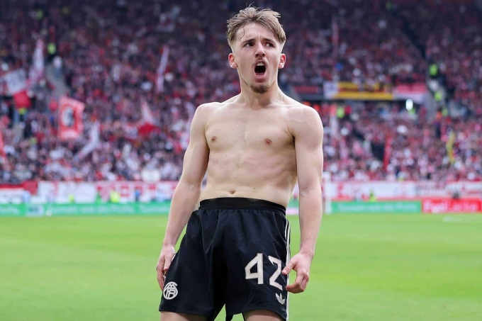 Tiền vệ Lennart Karl ghi bàn quyết định cho Bayern Munich trong trận thắng SC Freiburg 3-2 trên sân Europa-Park, Đức ngày 4/4/2026. Ảnh: Imago