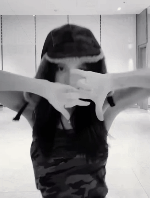 Mỹ nhân được Jung Kook (BTS) để ý: Ca sĩ người Hàn hát tiếng Việt cực hay, nhan sắc cực phẩm nhưng mãi chưa vụt sáng- Ảnh 5.