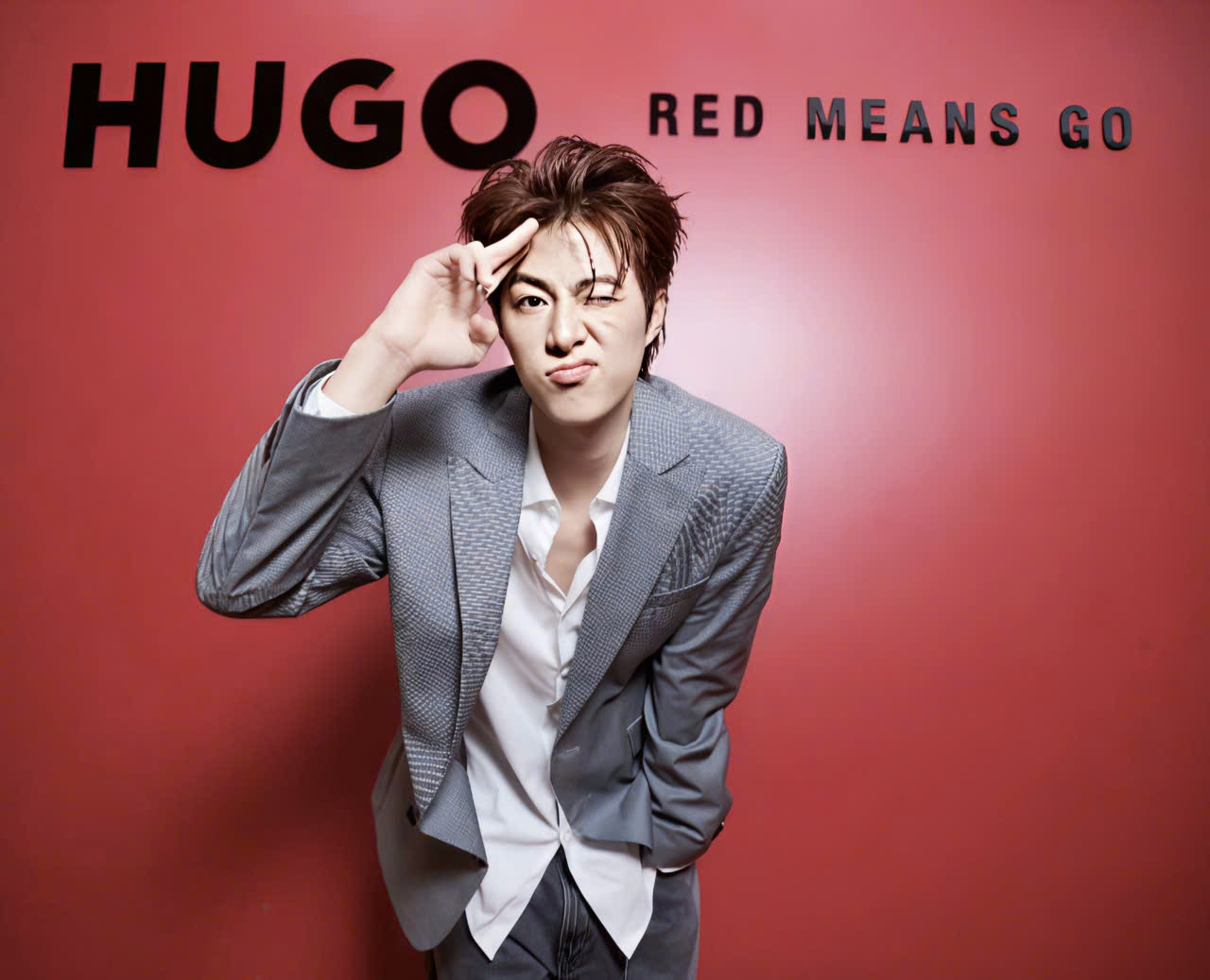 Vương Bình “khuấy động” sự kiện HUGO, chính thức mở màn chiến dịch “Red Means GO” tại Việt Nam - Ảnh 7. Vương Bình “khuấy động” sự kiện HUGO, chính thức mở màn chiến dịch “Red Means GO” tại Việt Nam - Ảnh 7.
