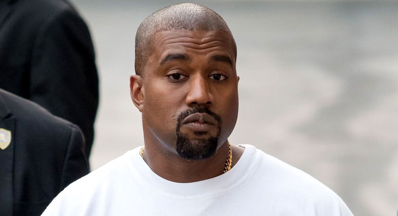 1775573487 981 Kanye West bi nuoc Anh cam nhap canh huy ca