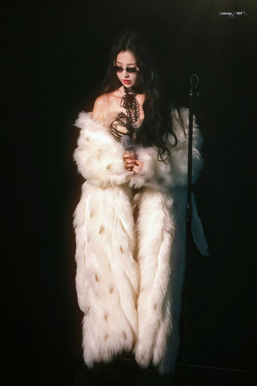 1775579781 571 Visual ngay cang sen sua dai trung uong cat song