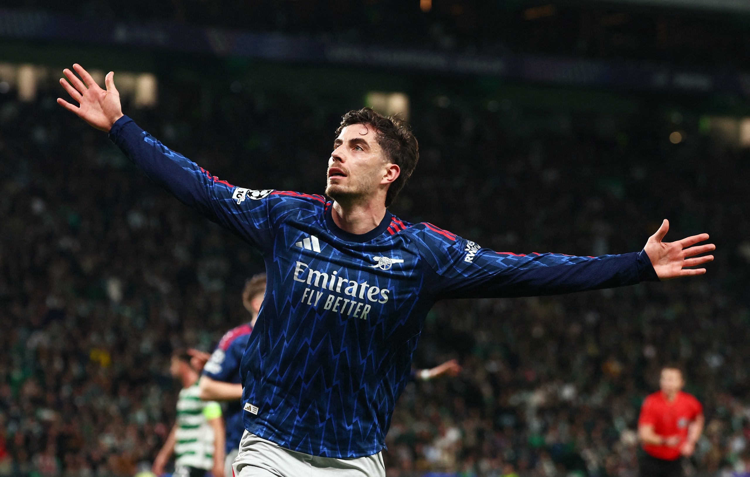 Bayern Munich hạ đẹp Real Madrid nhờ khoảnh khắc 'thảm họa' của Vinicius, Arsenal thắng phút 90+1- Ảnh 4. Bayern Munich hạ đẹp Real Madrid nhờ khoảnh khắc 'thảm họa' của Vinicius, Arsenal thắng phút 90+1- Ảnh 4.