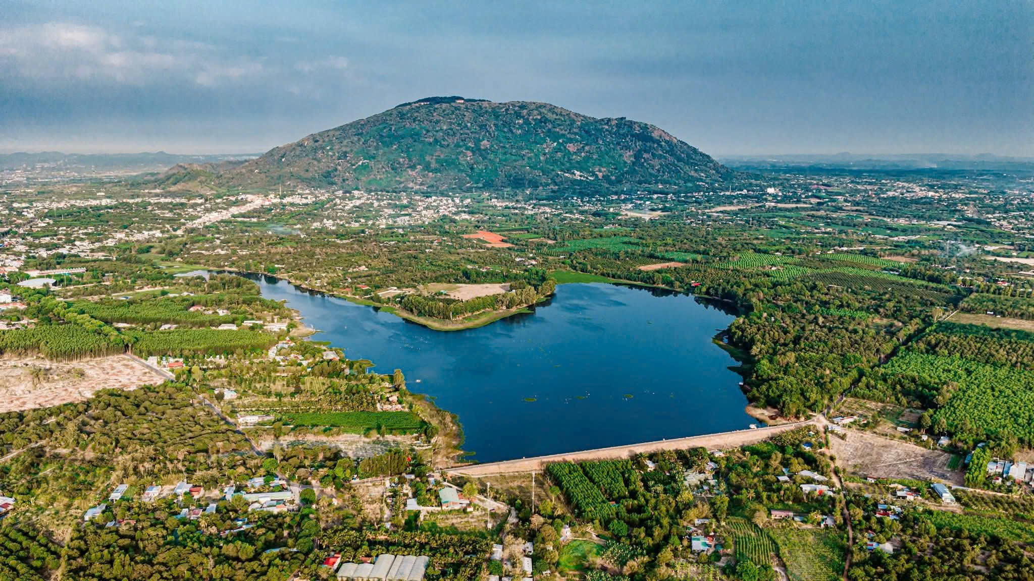 Xuân Lộc phát triển lợi thế ra sao? 4 Xuân Lộc lấy hạ tầng – dịch vụ - du lịch là trụ cột phát triển - Ảnh 4.