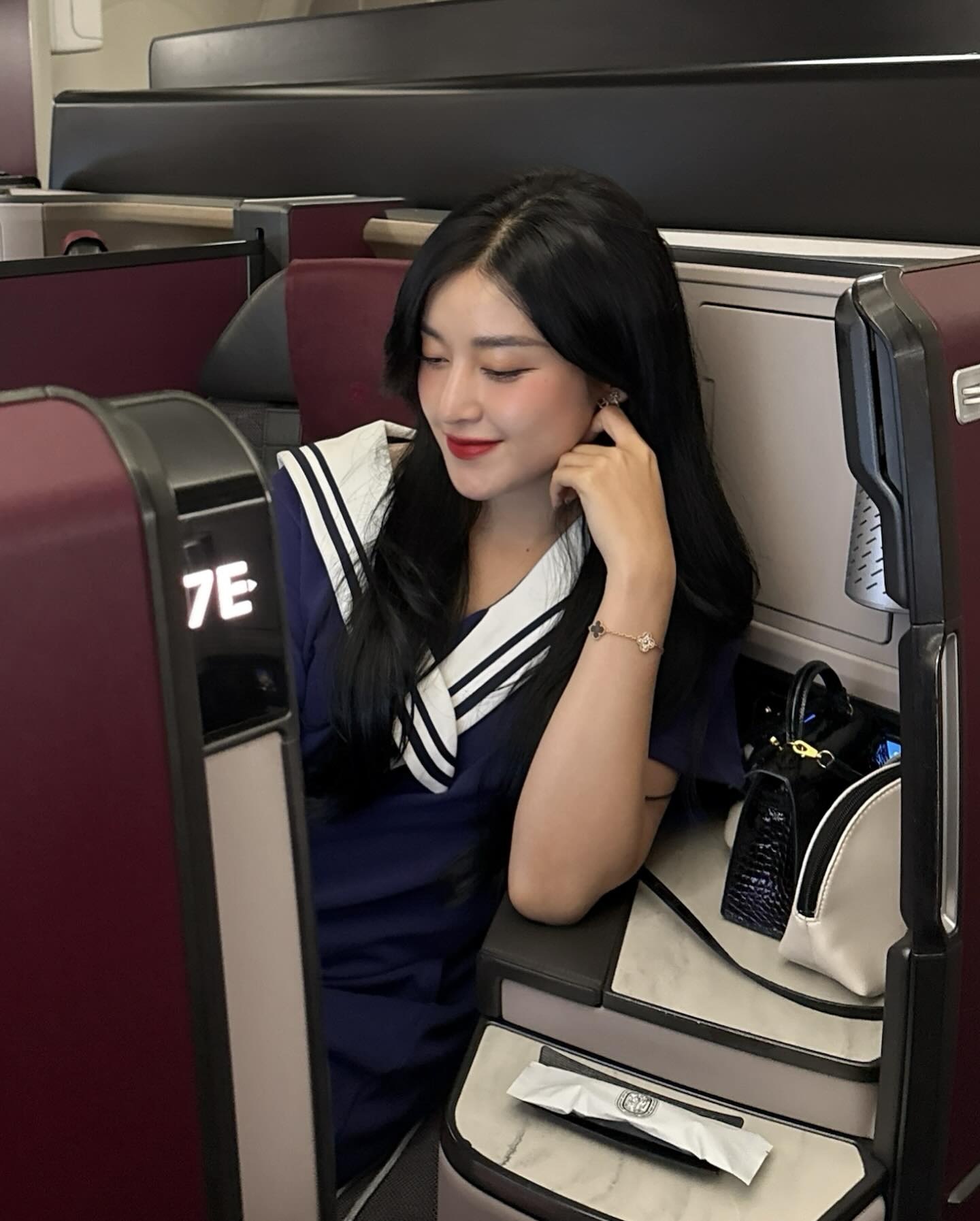 Á hậu Huyền My tiếp tục lên đơn sau vụ đôi giày 