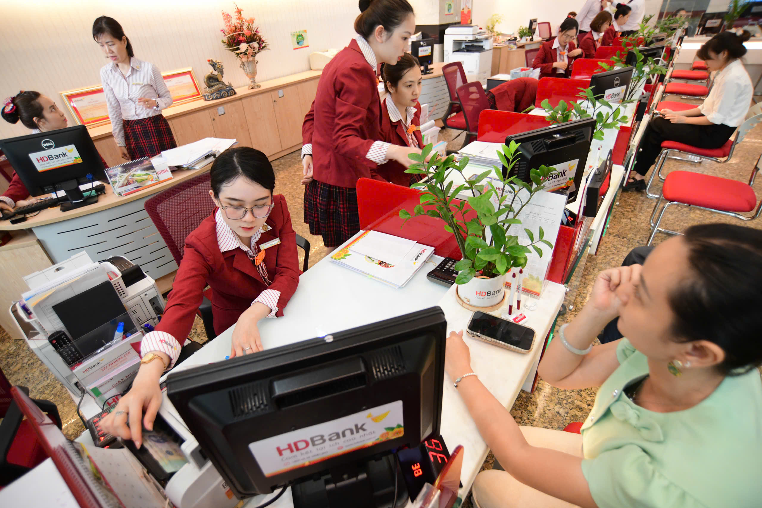 Tin tức sáng 8-4: Đề xuất tăng mức trợ giúp xã hội, trợ cấp hưu trí xã hội lên 600.000 đồng/tháng 2 trợ giúp xã hội - Ảnh 3.