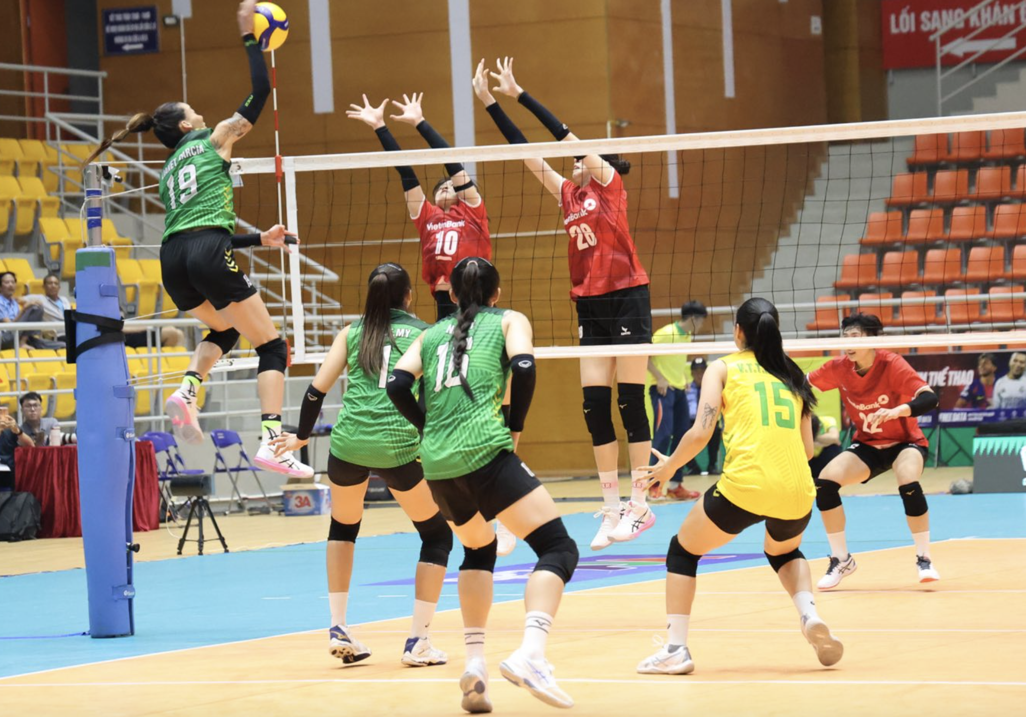 CA TPHCM thắng trận derby mở màn Giải bóng chuyền quốc gia - Ảnh 2.