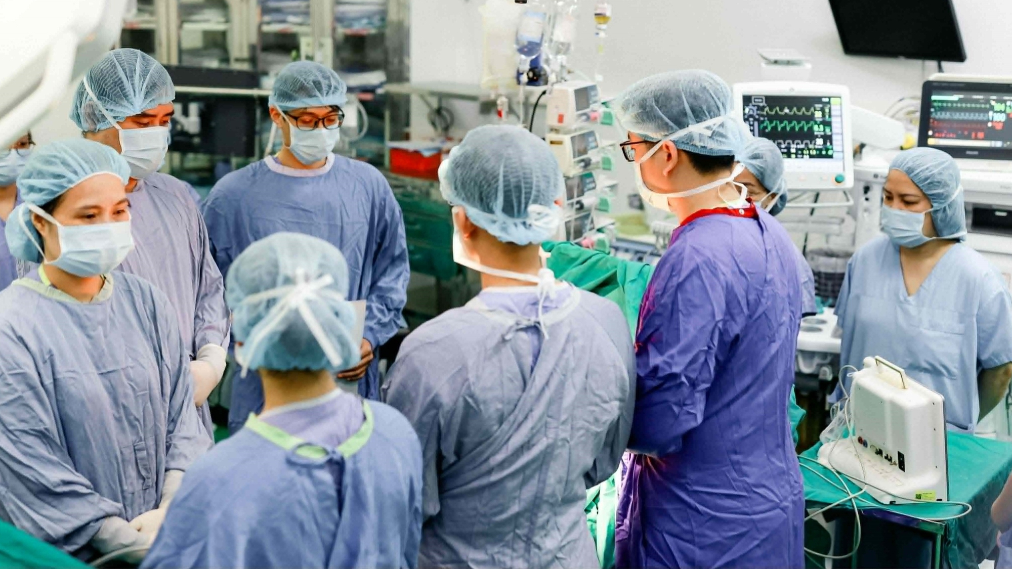 Xúc động câu chuyện cô gái người Anh nối dài nhiều sự sống 2 hiến tạng - Ảnh 2.