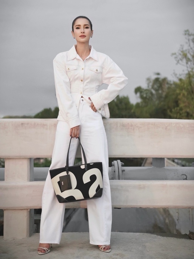 Công thức mặc đẹp không bao giờ lỗi mốt 10 Monochrome trắng: Công thức mặc đẹp không bao giờ lỗi mốt - Ảnh 10.