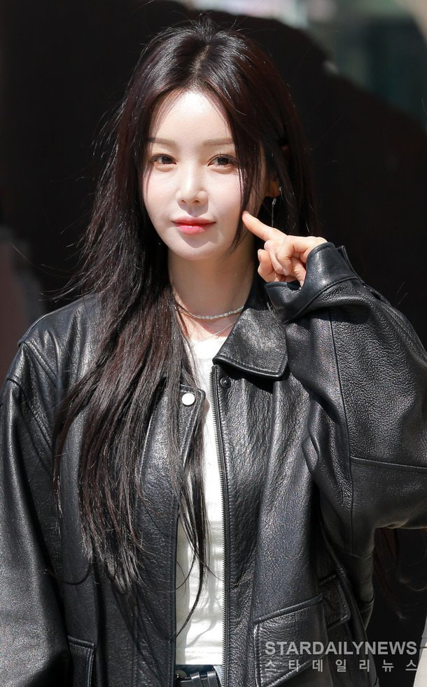 Thời gian bỏ quên mỹ nhân này: U50 trẻ khó tin, đi hát 20 năm mà nhìn như mối tình đầu- Ảnh 2.