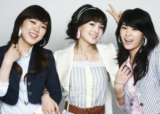 Thời gian bỏ quên mỹ nhân này: U50 trẻ khó tin, đi hát 20 năm mà nhìn như mối tình đầu- Ảnh 4.