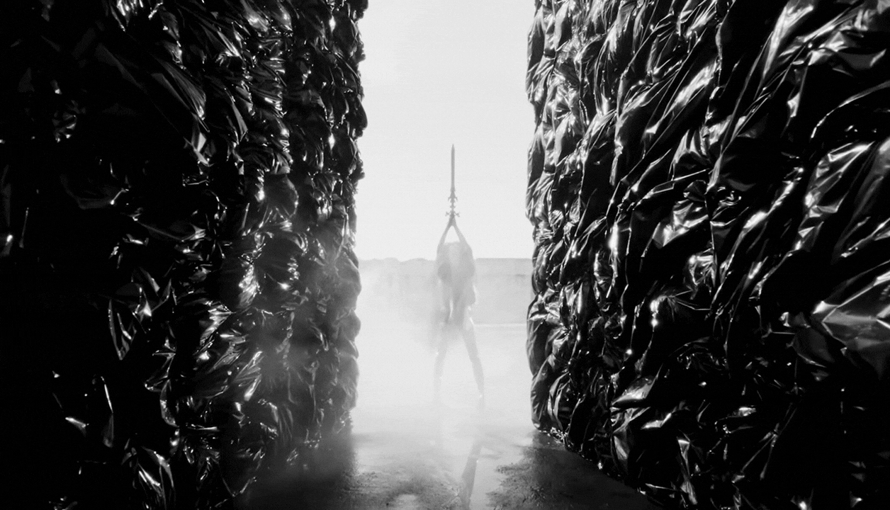 1775630281 704 BTS rat dep trai nhung van bi my nu chan