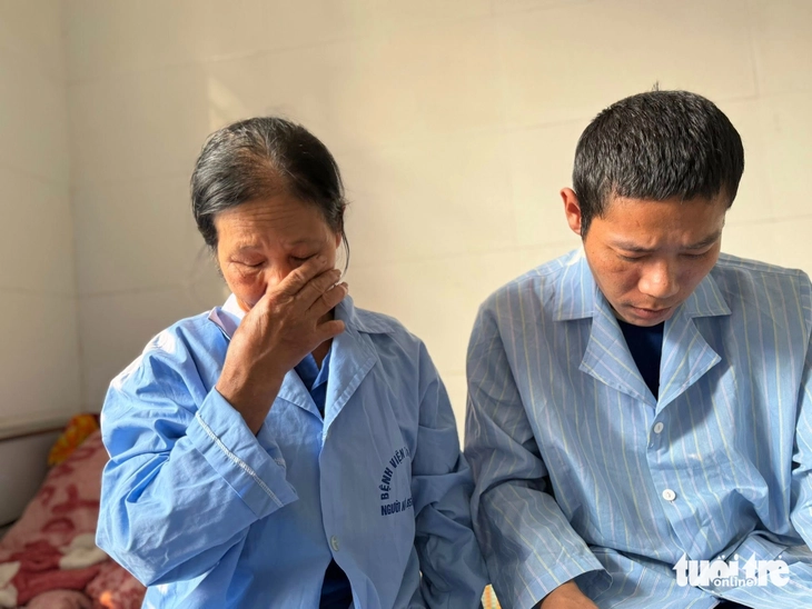 Éo le cảnh đời mẹ già bán khoai nuôi ba người con mắc bệnh tâm thần 2 con khờ - Ảnh 2.