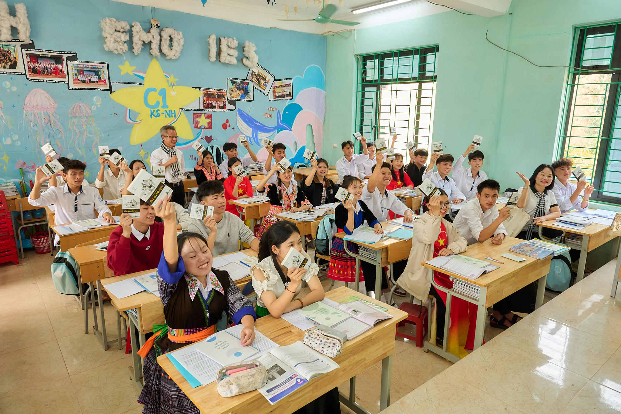 Hành trình Từ Trái Tim thắp sáng ước mơ lập nghiệp cho học sinh Điện Biên- Ảnh 5. Hành trình Từ Trái Tim thắp sáng ước mơ lập nghiệp cho học sinh Điện Biên- Ảnh 5.