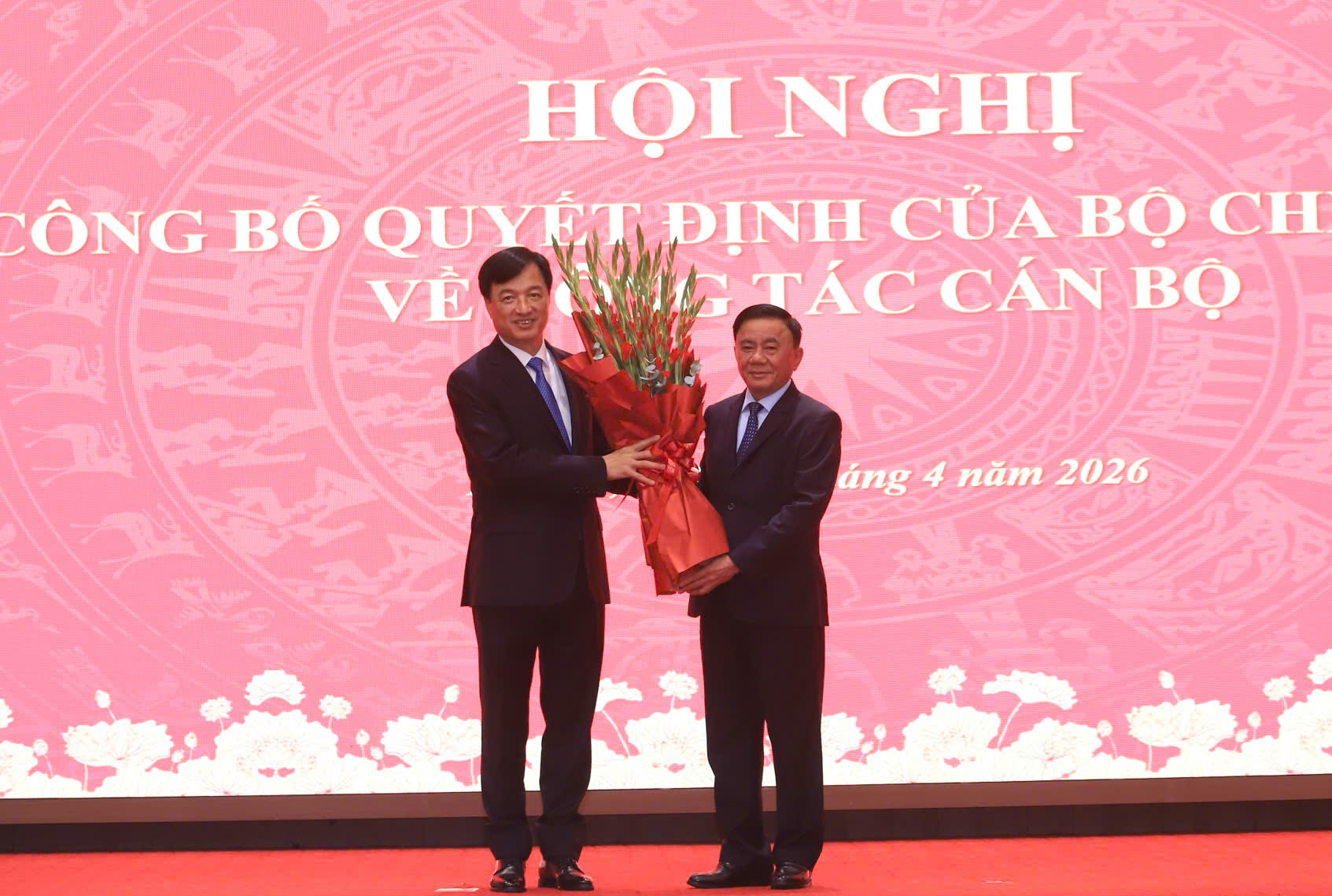 Bộ trưởng Bộ Nông nghiệp và Môi trường Trần Đức Thắng làm Bí thư Thành ủy Hà Nội 2 Bộ trưởng Bộ Nông nghiệp và Môi trường Trần Đức Thắng làm Bí thư Thành ủy Hà Nội - Ảnh 2.