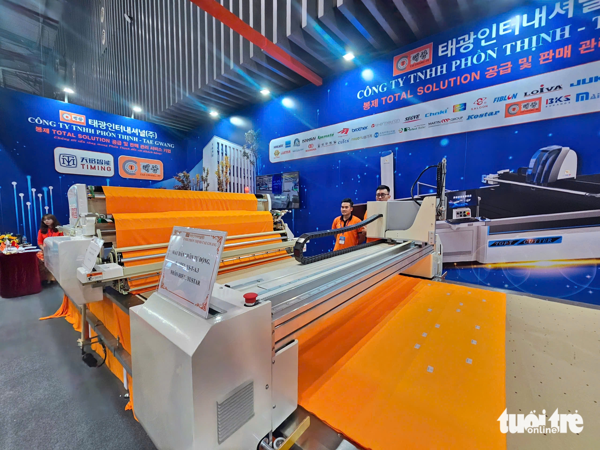 Loạt thương hiệu dệt may quốc tế đổ bộ TP.HCM, phô diễn công nghệ sản xuất mới nhất - Ảnh 3.