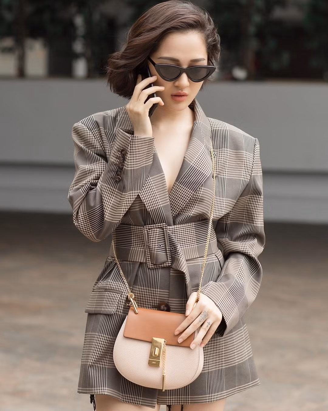 Từ vụ Á hậu Huyền My pass lại đôi giày hiệu cũ, nghĩ gì về chuyện nghệ sĩ thanh lý quần áo mặc rồi- Ảnh 4.