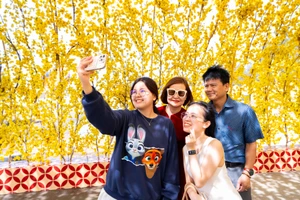 Giá vé máy bay tăng cao, du khách 'đắn đo' khi lên kế hoạch du lịch dịp lễ 30-4