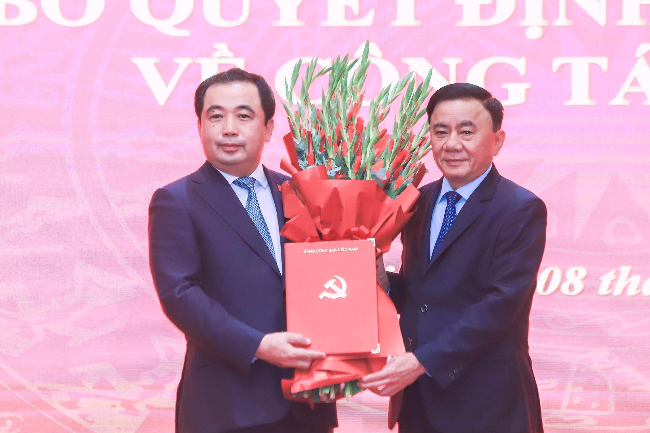 Ông Trần Đức Thắng hứa gì khi nhậm chức Bí thư Hà Nội?- Ảnh 2. Ông Trần Đức Thắng hứa gì khi nhậm chức Bí thư Hà Nội?- Ảnh 2.