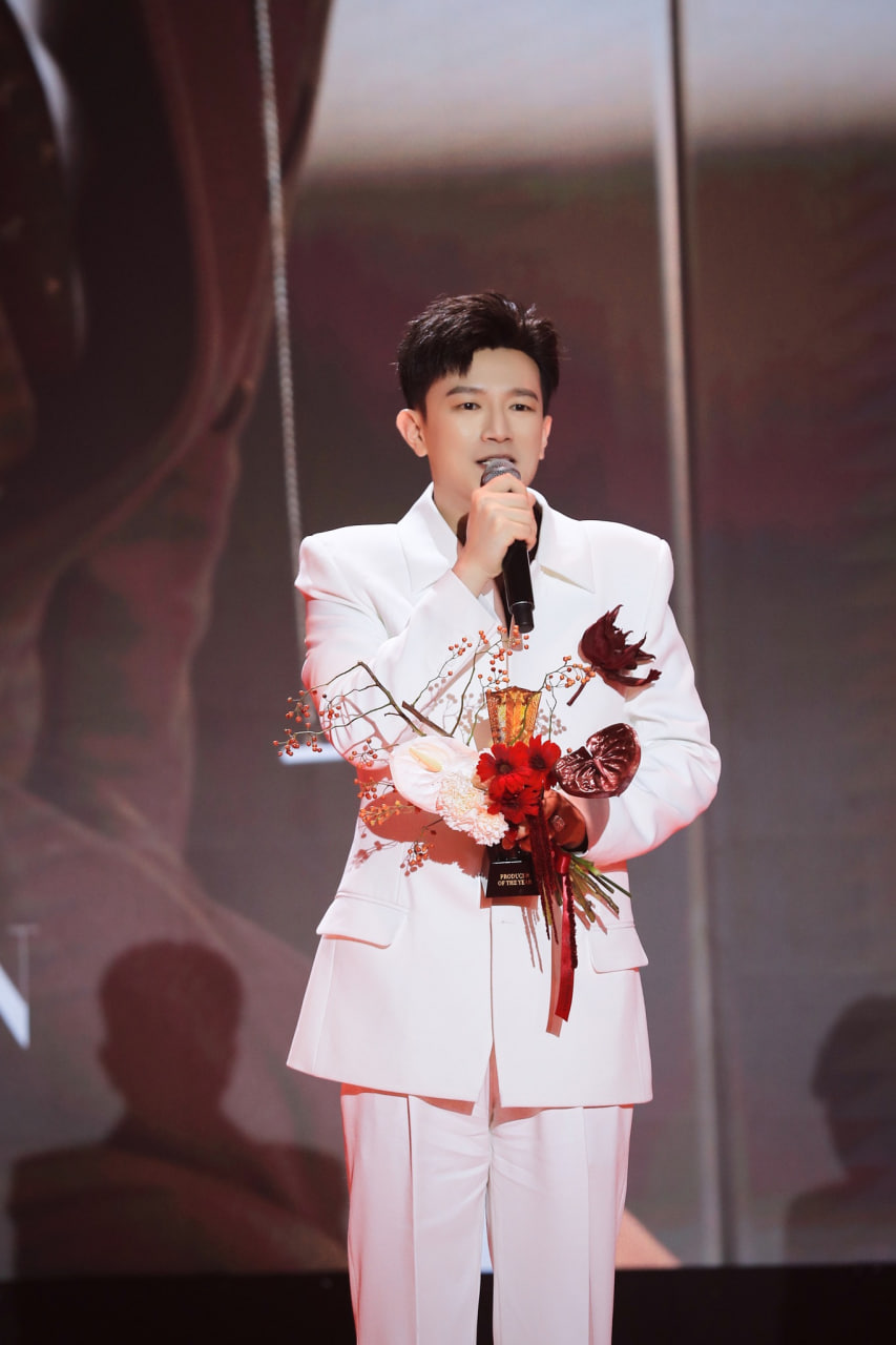 1775640785 59 Duoc Si Tien dam tuyen chien voi Tung Duong lam