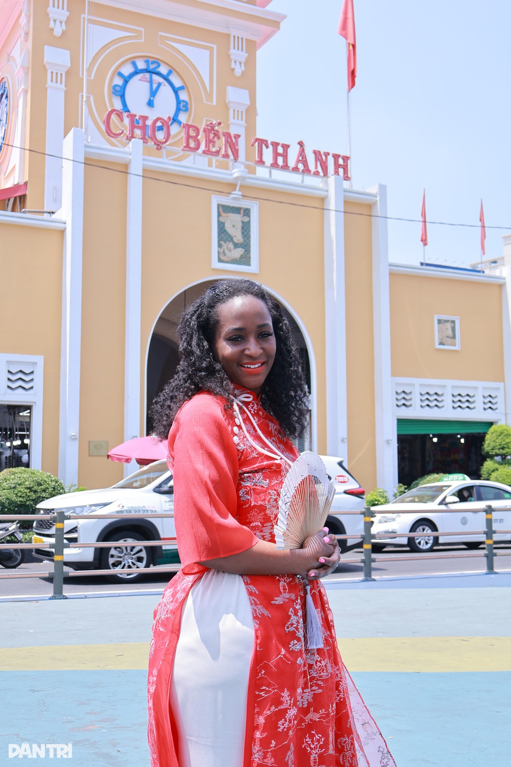 Khách Mỹ làm nail, ăn phở ở Việt Nam, nói trải nghiệm đẹp như mơ - 2