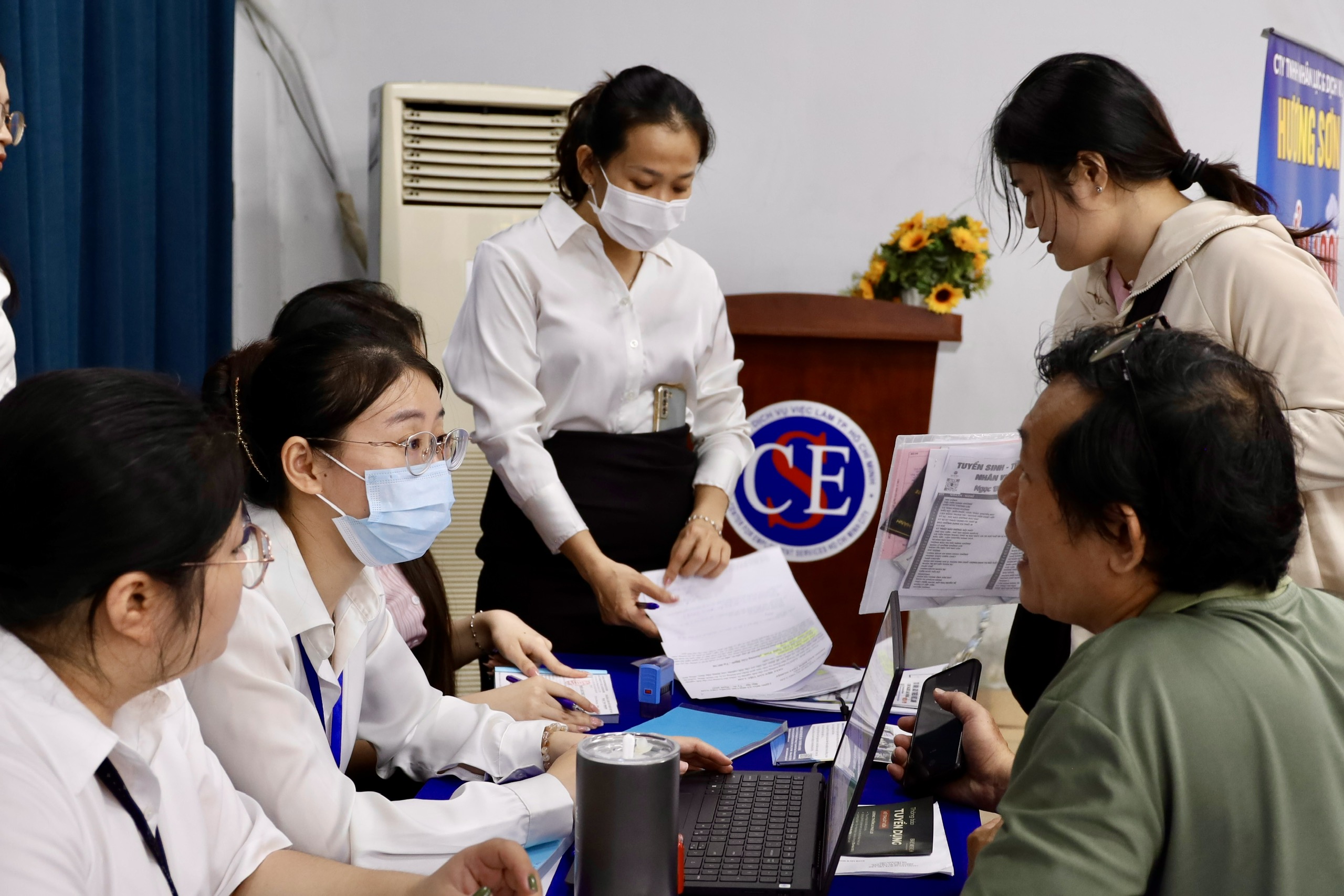 Người thất nghiệp tại TPHCM có thể học nghề gì, ở đâu? 2 Người thất nghiệp tại TP.HCM: Học nghề gì, ở đâu và khi nào để nhanh chóng tìm việc ổn định - Ảnh 2.