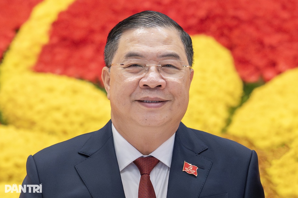 Chính phủ có 6 Phó Thủ tướng, gồm 3 Ủy viên Bộ Chính trị, Ban Bí thư - 2